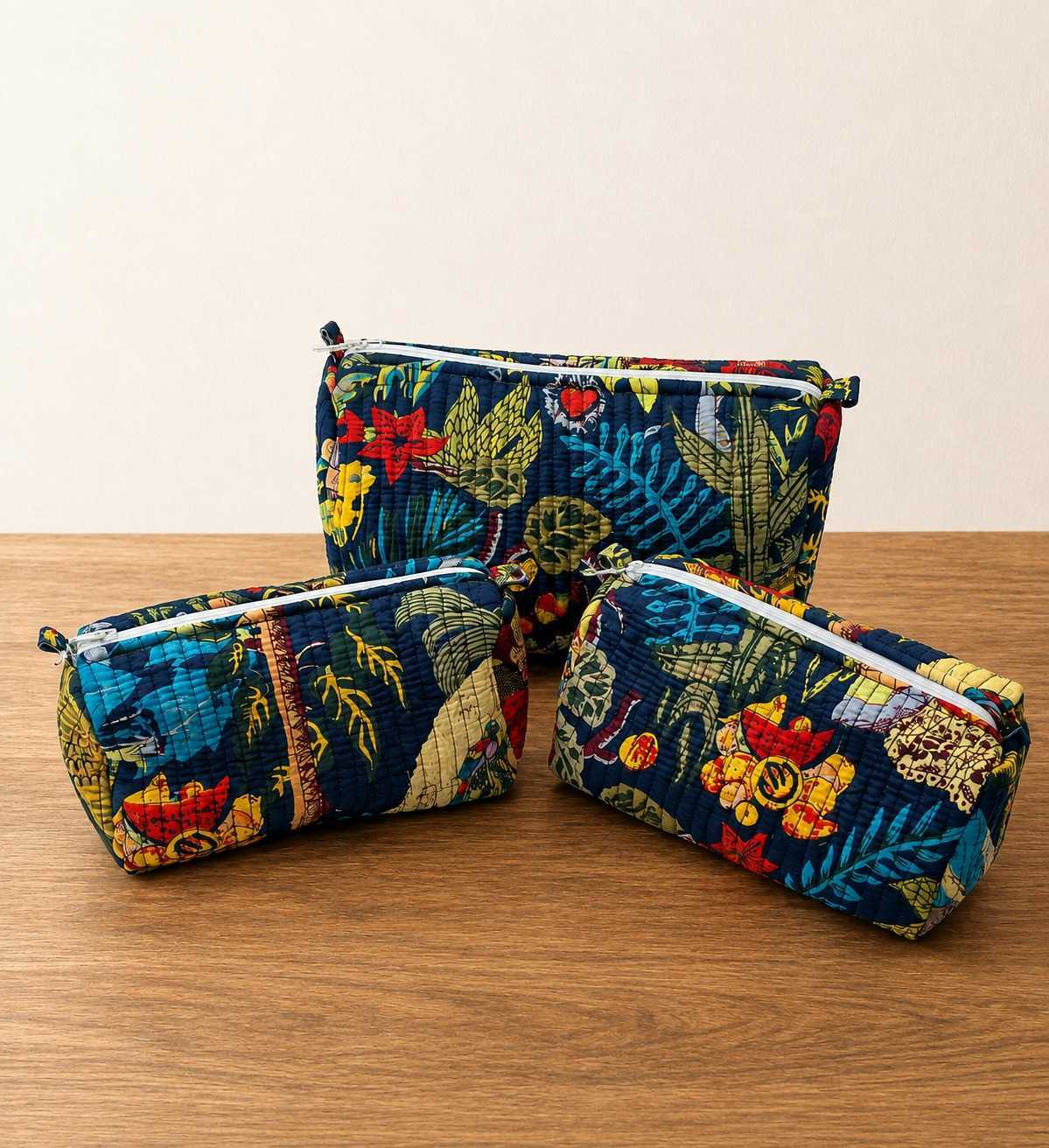 Lady Figure Set of 3 Pouch